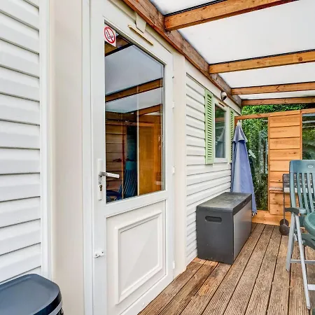 Holiday home Charming Holiday In With Garden Hulshorst